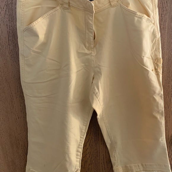 Venezia Light Yellow Capri Jeans - Picture 7 of 8